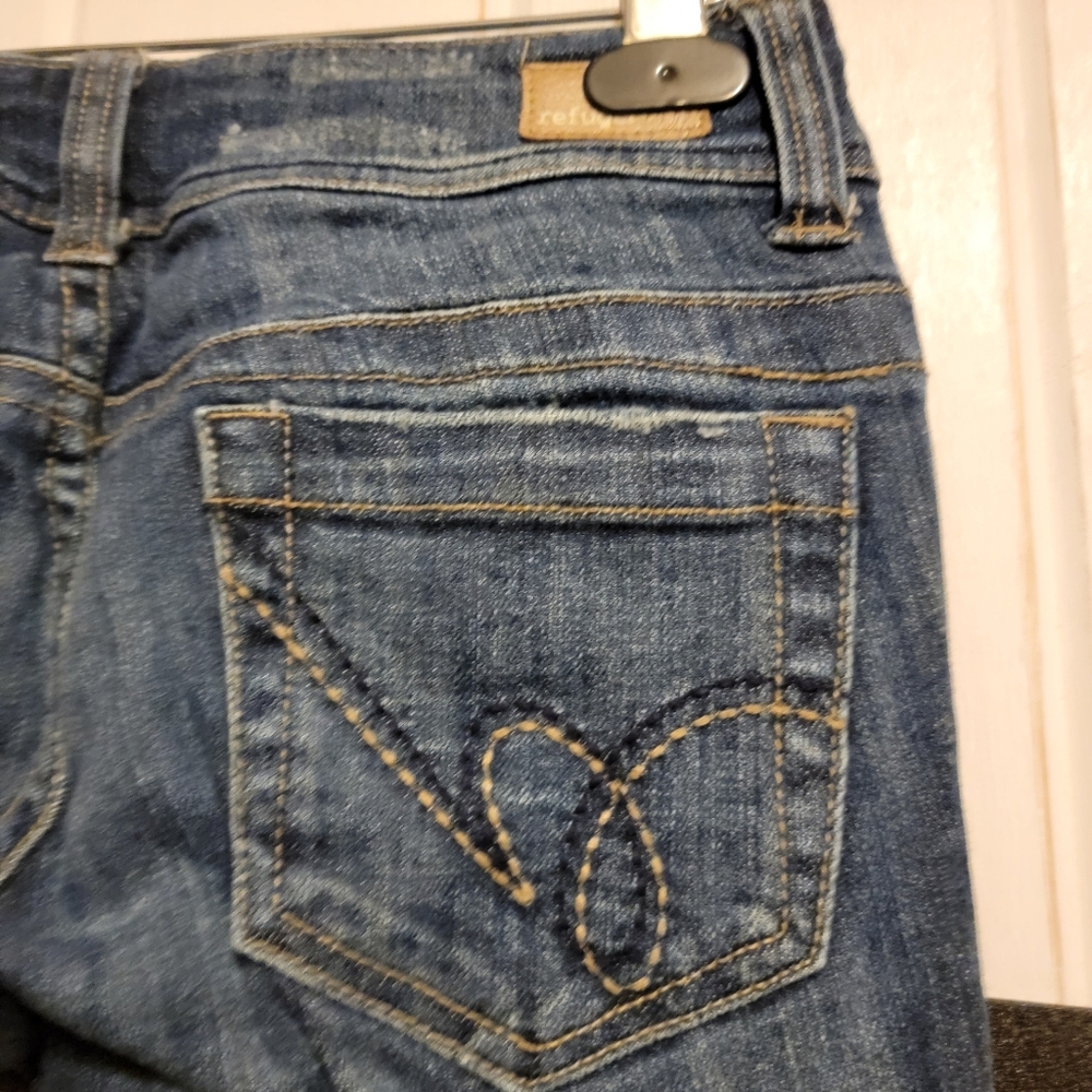 Refuge Womens Jeans Blue Denim Slim Bootcut Low Rise Distressed Size 3 Short - Picture 5 of 6